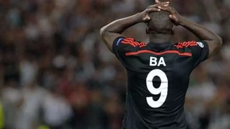 Demba Ba futbolu bıraktığını açıkladı