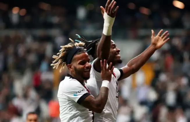  Beşiktaş'ta kalacak mı? Michy Batshuayi canlı yayında yanıtladı...