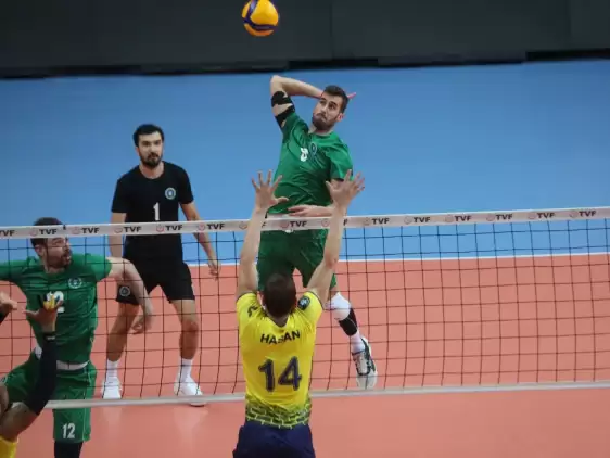 Voleybol | Bursa Büyükşehir Belediye, hazırlık maçında Fenerbahçe'yi geçti