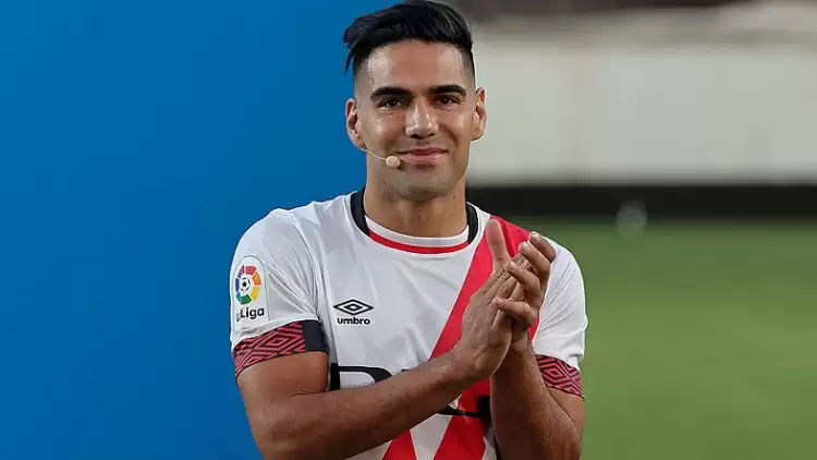 Rayo Vallecano, Radamel Falcao'yu taraftarına ve basına tanıttı