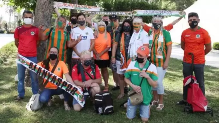 Alanyaspor'un yabancı taraftarları tepkili: Maça giremiyoruz