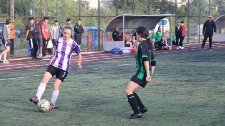 Zonguldaklı kadın futbolcu Busenur İnce Milli takıma davet edildi