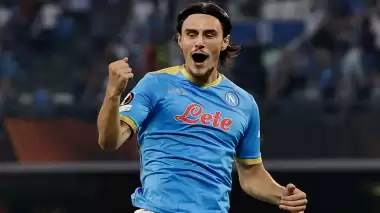 Eljif Elmas hızıyla Avrupa'da tarihe geçti!