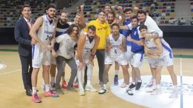 Kocaeli BŞB Kağıtspor, sahasında78-70 Akhisar'ı 8 sayı farkla yendi
