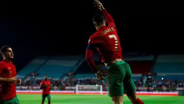 Portekiz'in farka gittiği maçta Ronaldo hat-trick yaptı!