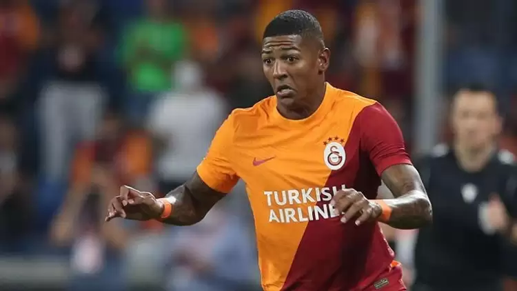 Galatasaray'ın yeni transferlerinden Van Aanholt, takımın abisi oldu