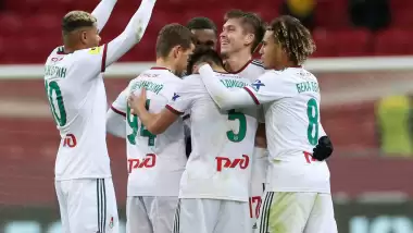 Galatasaray'ın Avrupa'daki rakibi bir puanı son dakikada kaptı!