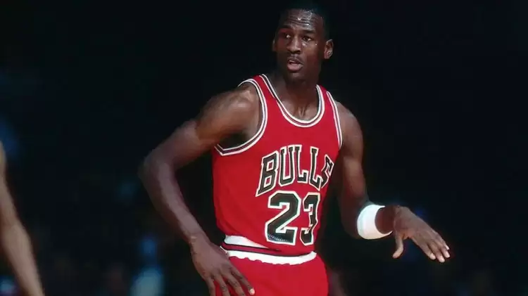 Michael Jordan'ın spor ayakkabısı, 1,472 milyon dolara satıldı