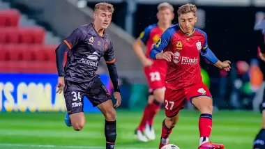 Sosyal medyadan açıkladı: Futbolcuyum ve eşcinselim!