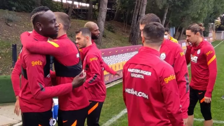 Galatasaray'da Mbaye Diagne'ye kutlama