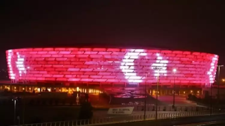 Bakü Olimpiyat Stadı Türk bayrağına büründü