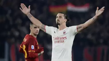 Eski kulübüne salvo: Maaşımdan 1 sterlin kestiler...