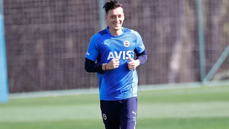 Fenerbahçe'den Serdar Aziz ve Mesut Özil açıklaması! Takımdan ayrı...