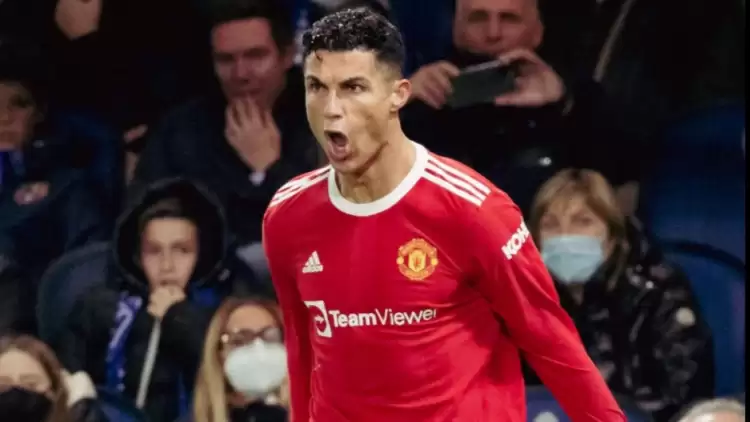 Ronaldo, Manchester United'ı ipten aldı