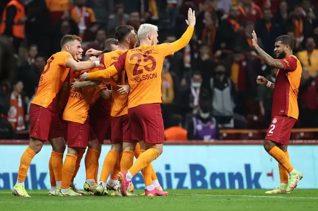 Karagümrük-Galatasaray maçı saat kaçta, hangi kanalda? (11'ler)