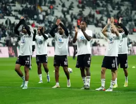 Beşiktaş'ta iç transfer krizi! İki isim imzaya yanaşmıyor...
