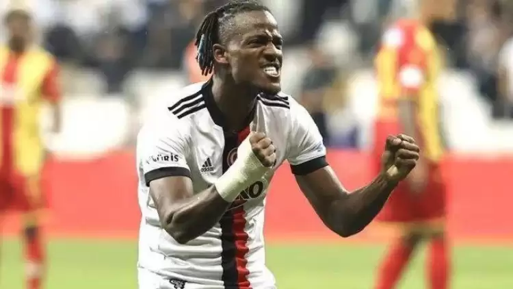 Beşiktaş'ta Batshuayi tedavisi için Chelsea’ye gitti