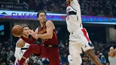 Cedi Osman ve Ömer Faruk Yurtseven'in takımları günü mağlubiyetle bitirdi