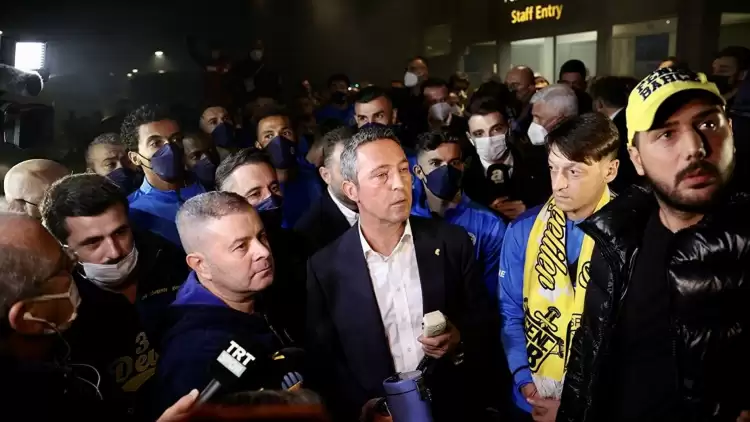 Fenerbahçe'de taraftar Ali Koç'a seslendi: "Bize Sampiyonluk Borcun Var"