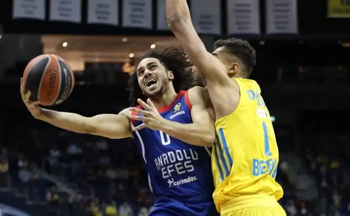 Anadolu Efes, Berlin Duvarı'nı parçaladı!