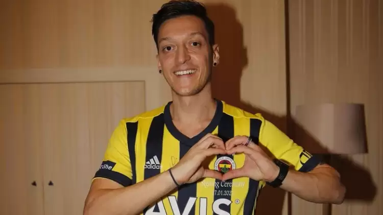 Mesut Özil: "Her zaman her yerde en büyük Fener"