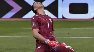 Ne yaptın Muslera! İnanılmaz hata...