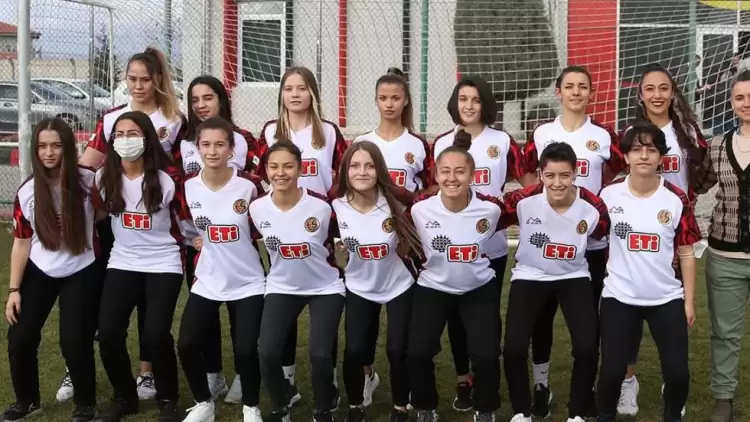 Eskişehirspor kadın futbol takımı kurdu