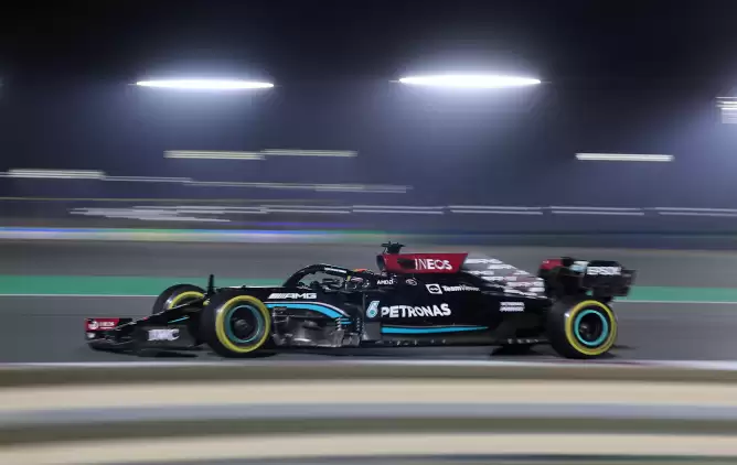 2021 Katar Grand Prix'sini Lewis Hamilton kazandı