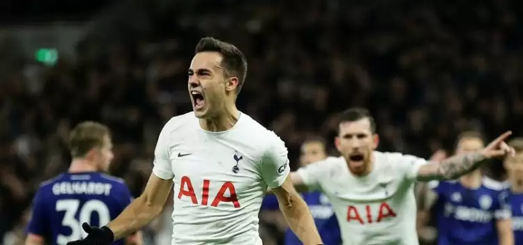 Tottenham geriden gelerek kazandı