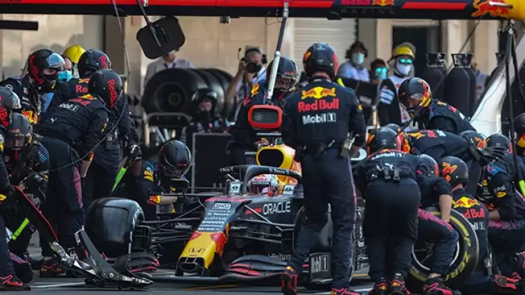 Katar Grand Prix'sinde en hızlı pit stopu Red Bull mekanikerleri yaptı