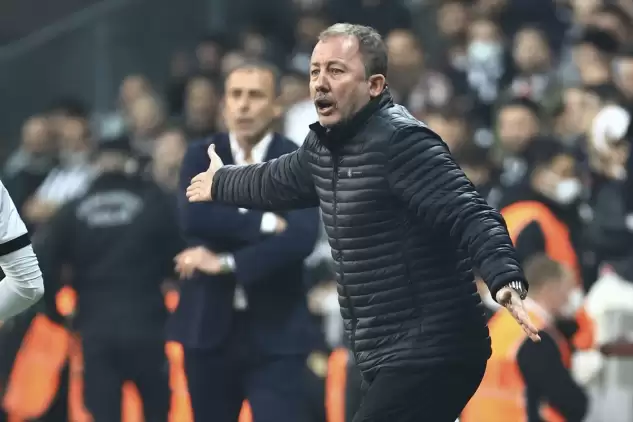 Beşiktaş'ta 7 yabancı futbolcunun bileti kesildi!