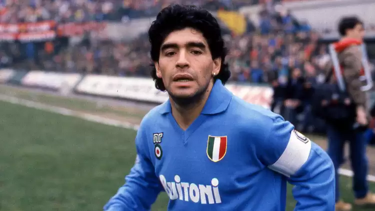 Napoli, efsanesi Maradona'yı ölüm yıl dönümünde unutmadı