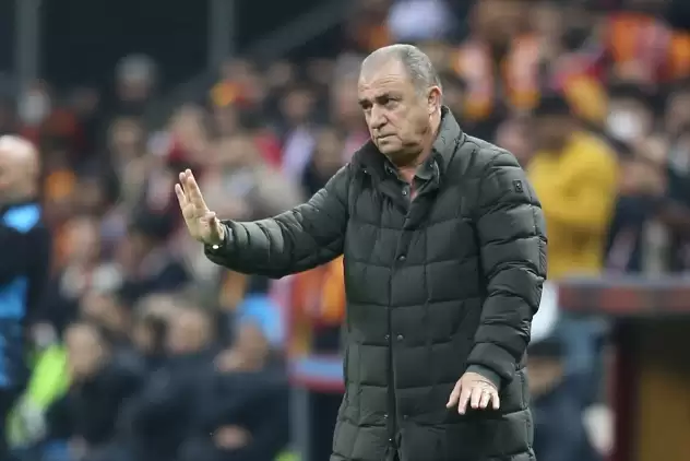 Fatih Terim'e Türkiye'de ceza, Avrupa'da övgü