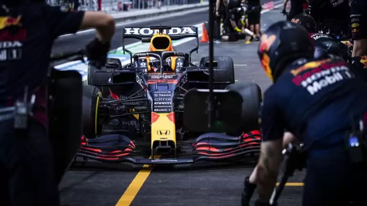 Suudi Arabistan'da en hızlı pit stopu Red Bull Racing gerçekleştirdi