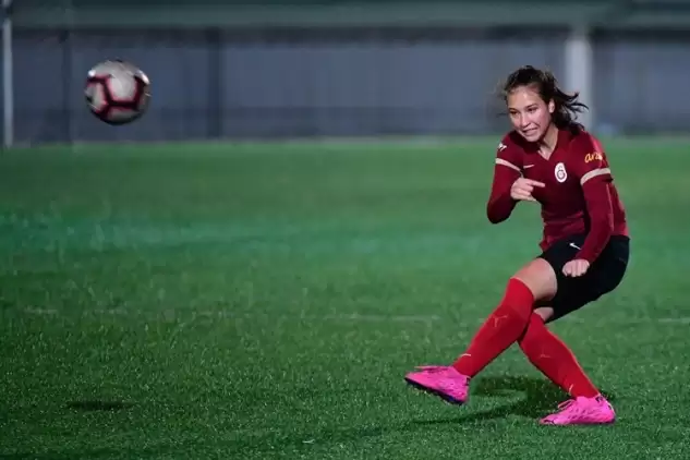 Elanur Laçin kimdir, kaç yaşında, sosyal medya hesabı var mı? Galatasaray...