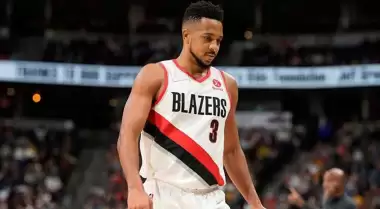 Korkutan haber! CJ McCollum'un sağ akciğeri söndü