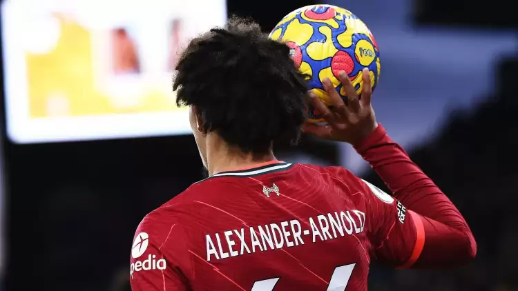 İngiltere Premier Lig'de kasım ayının futbolcusu Alexander-Arnold