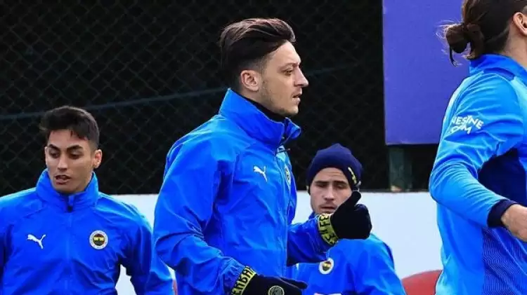 Fenerbahçe'de Mesut Özil takıma döndü 