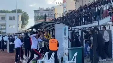 Nazilli'de maç bitti saha karıştı! Nazilli Belediyespor-Eskişehirspor