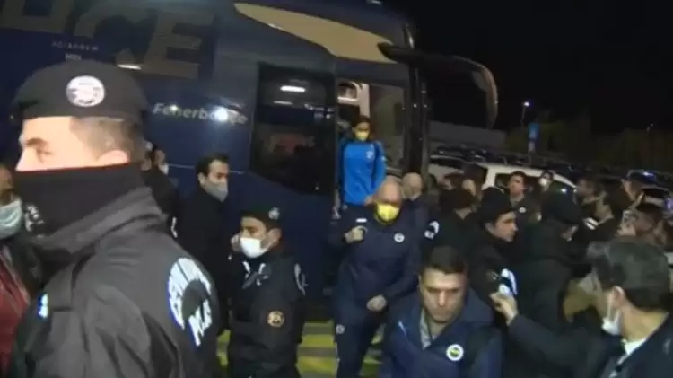 Fenerbahçeli taraftarlardan "yönetim istifa" sesleri!