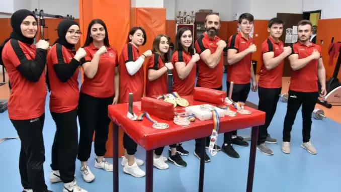 Gümüşhaneliler madalyaya doymadı