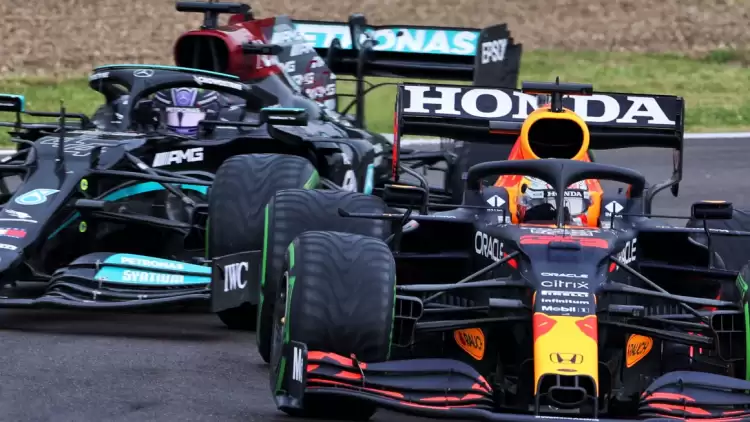 Max Verstappen, Mercedes'in kendisini tebrik ettiğini açıkladı