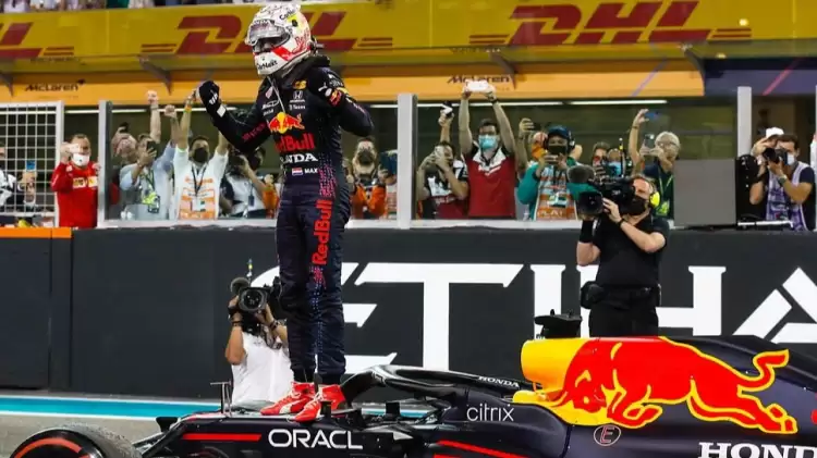 Formula 1'de Max Verstappen, 2022 sezonunda "1" numara ile yarışacak