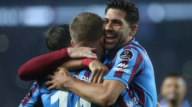 Lider Trabzonspor, ilk yarıda işi bitirdi!