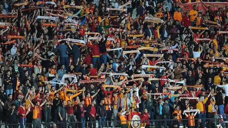 Galatasaray taraftarından istifa çağrısı!