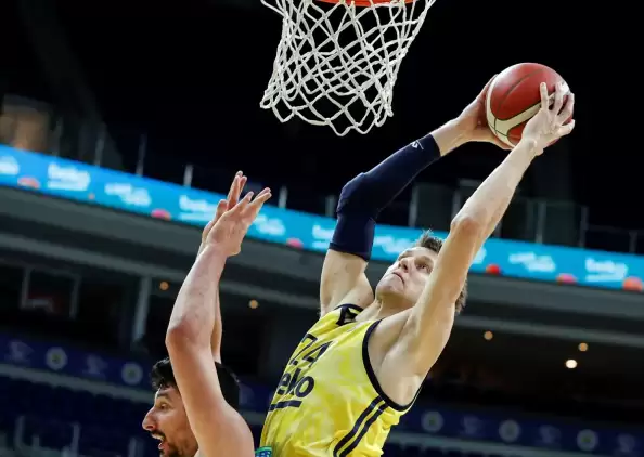 Fenerbahçe Beko'yu Vesely uçurdu!