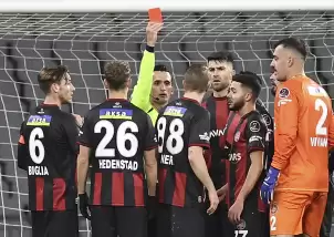 Çılgına döndü! "Gösterirsen göster lan" 