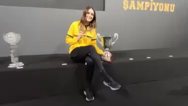 Zehra Güneş "13 savaşçı kadınla sahadayım"