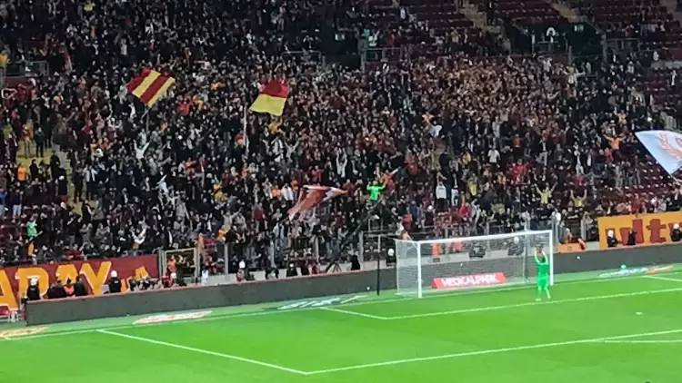 Galatasaray taraftarı İsmail Çipe'yi tribünlere çağırdı
