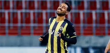 "Hocaya kulis yapacağına oynasana kardeşim!"